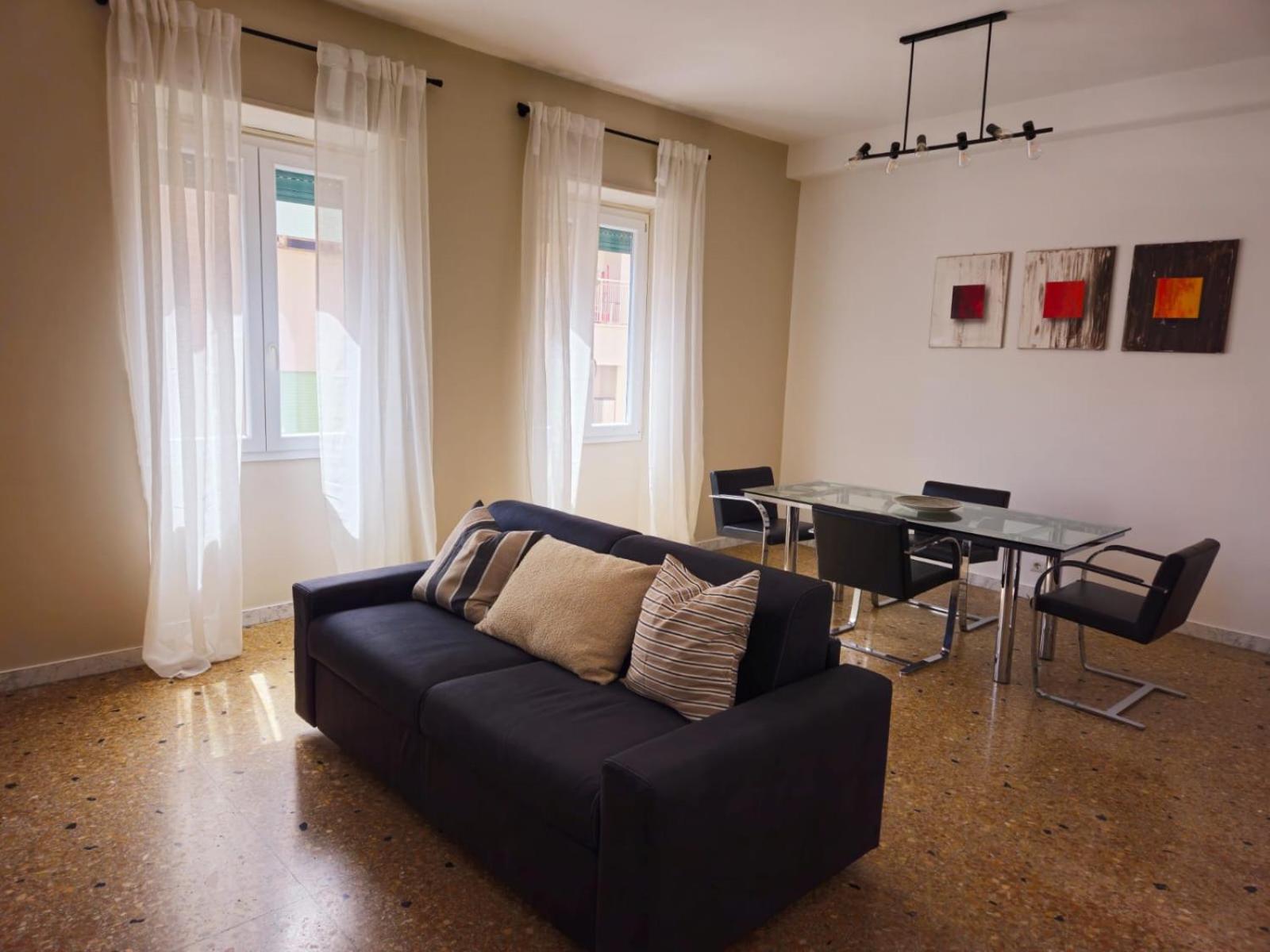 Apartment Casakico Elegante 2-bdr Metro 10 Min Colosseo Rom