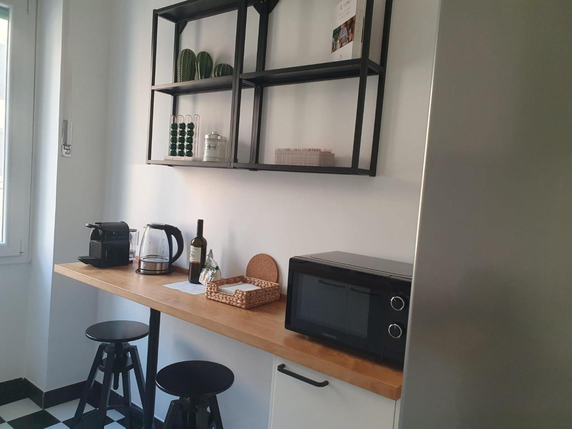 Apartment Casakico Elegante 2-bdr Metro 10 Min Colosseo *